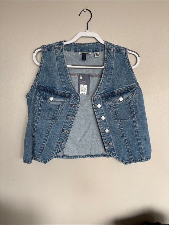 Universal Thread Tops - Universal Thread Denim Vest NWT Medium Light Wash Jean Vest